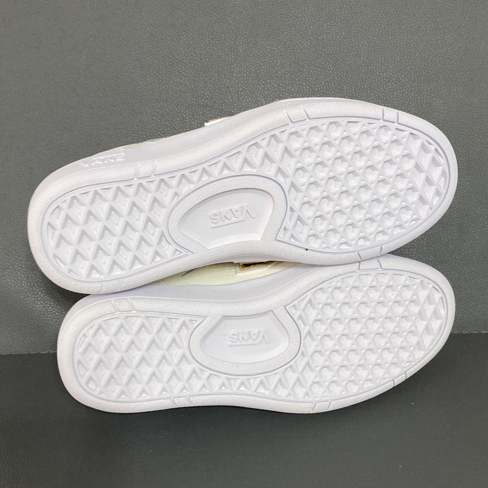 Vans Lowland With Velcro straps and gold accents - Picture 6 of 7